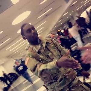 Meet your Posher, Derek